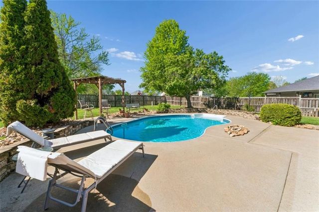 1011 Foxtail Drive, Grain Valley, MO 64029