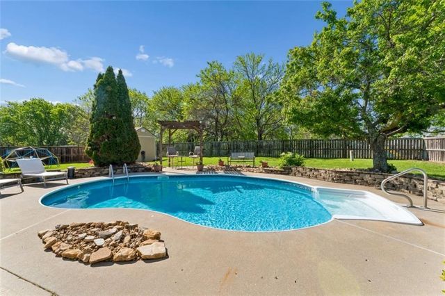 1011 Foxtail Drive, Grain Valley, MO 64029