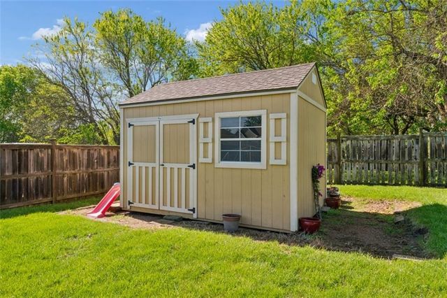 1011 Foxtail Drive, Grain Valley, MO 64029