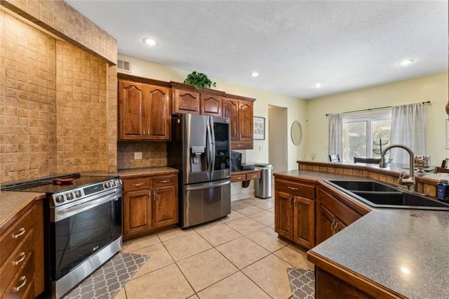 1011 Foxtail Drive, Grain Valley, MO 64029