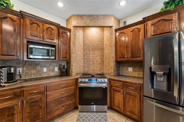 1011 Foxtail Drive, Grain Valley, MO 64029