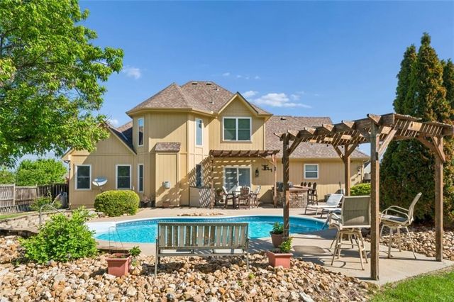 1011 Foxtail Drive, Grain Valley, MO 64029