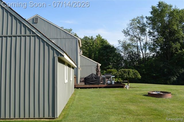 10055 Walnut Hill Drive, Davisburg, MI 48350