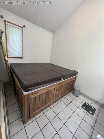 10055 Walnut Hill Drive, Davisburg, MI 48350