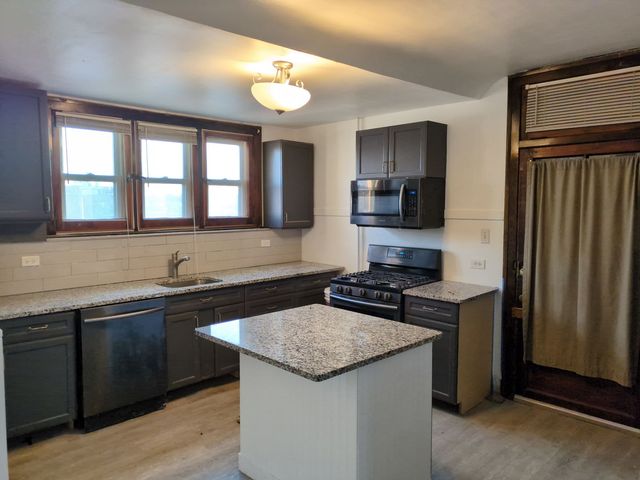 420 N Pine Avenue 3, Chicago, IL 60644