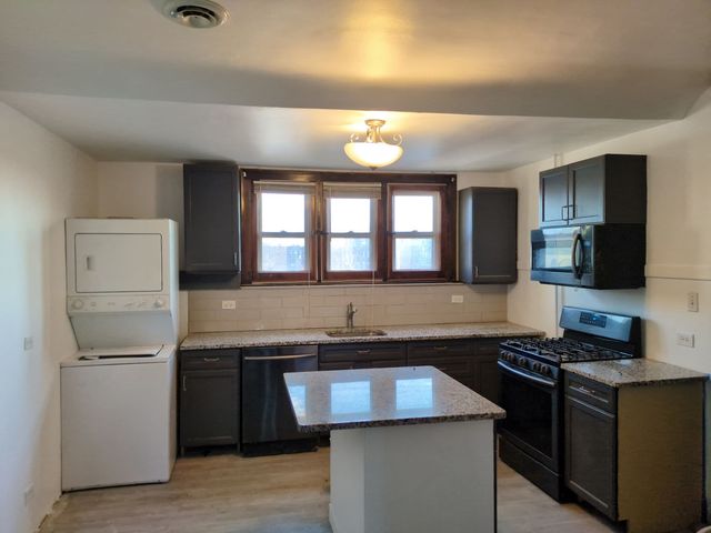 420 N Pine Avenue 3, Chicago, IL 60644