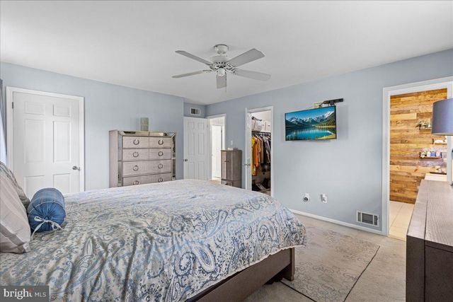 867 OLSEN DR, Yardley, PA 19067