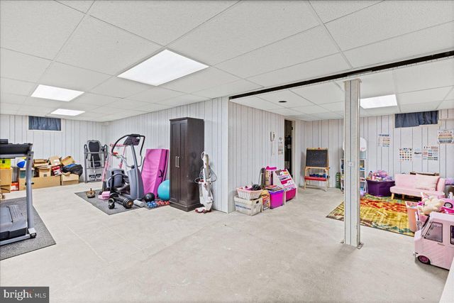 867 OLSEN DR, Yardley, PA 19067
