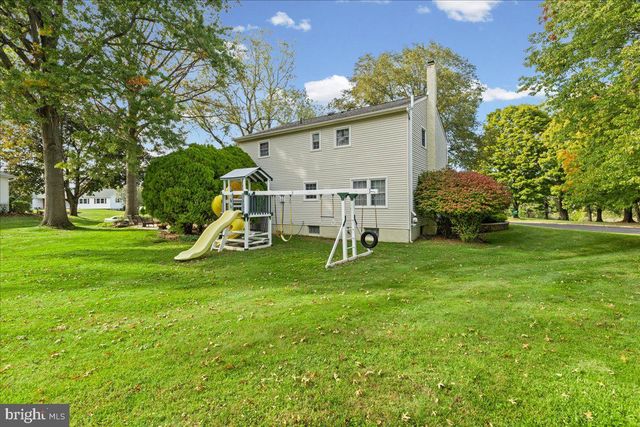 867 OLSEN DR, Yardley, PA 19067