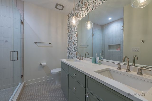 1117 W Monroe Street 8, Chicago, IL 60607