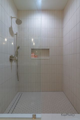 1117 W Monroe Street 8, Chicago, IL 60607