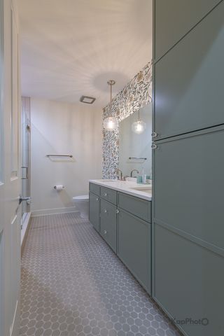 1117 W Monroe Street 8, Chicago, IL 60607
