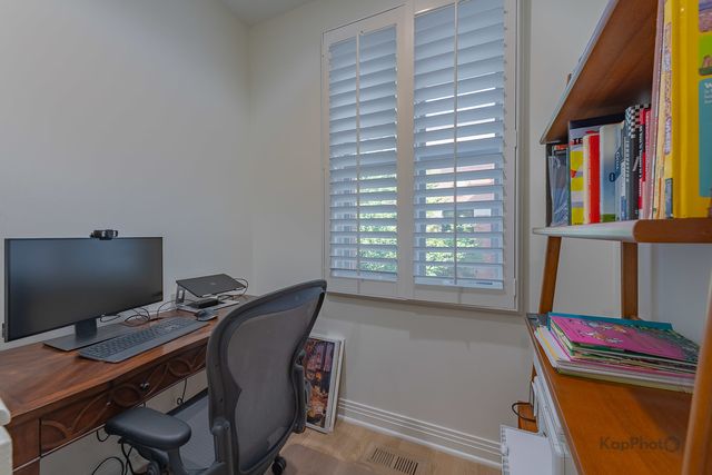 1117 W Monroe Street 8, Chicago, IL 60607