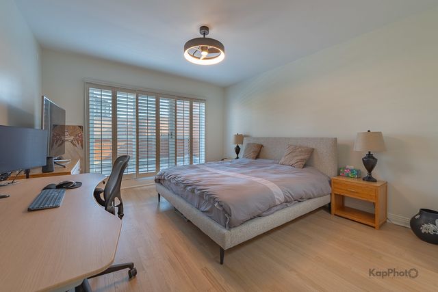 1117 W Monroe Street 8, Chicago, IL 60607