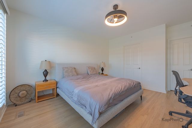 1117 W Monroe Street 8, Chicago, IL 60607