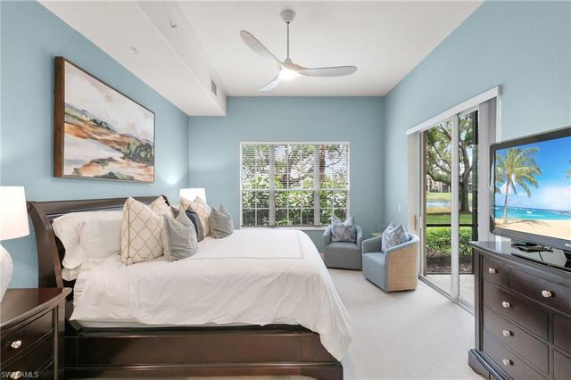 3053 Aviamar CIR 8-102, Naples, FL 34114