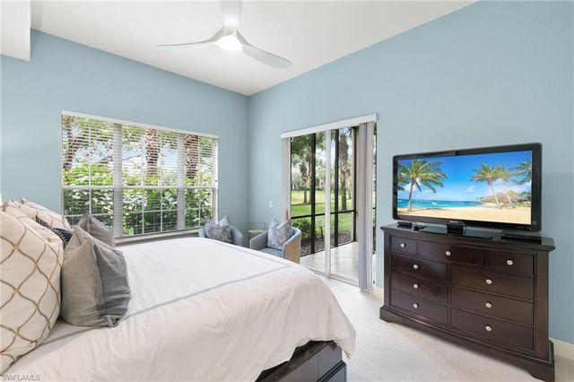3053 Aviamar CIR 8-102, Naples, FL 34114