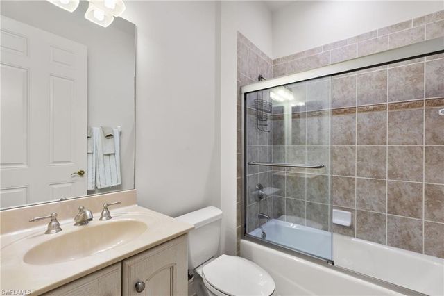 3053 Aviamar CIR 8-102, Naples, FL 34114