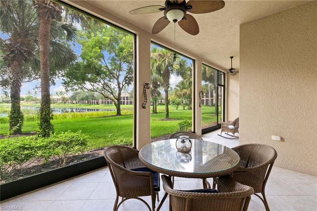 3053 Aviamar CIR 8-102, Naples, FL 34114