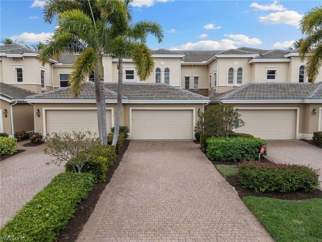 3053 Aviamar CIR 8-102, Naples, FL 34114