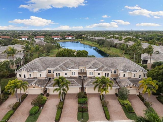 3053 Aviamar CIR 8-102, Naples, FL 34114