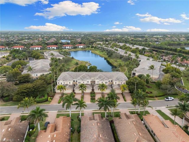 3053 Aviamar CIR 8-102, Naples, FL 34114