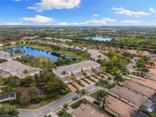 3053 Aviamar CIR 8-102, Naples, FL 34114