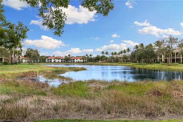 3053 Aviamar CIR 8-102, Naples, FL 34114