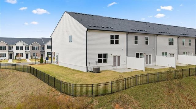 233 Sound Circle, Stockbridge, GA 30281