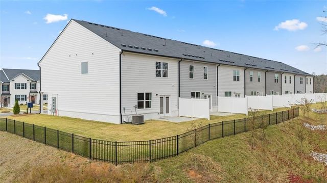 233 Sound Circle, Stockbridge, GA 30281