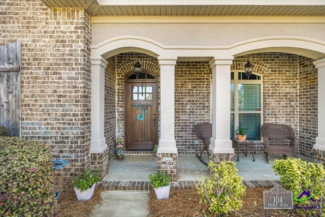 104 Prince Plaza Drive, Bonaire, GA 31005