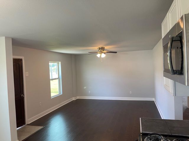 2213 Western Avenue, Orange, TX 77630