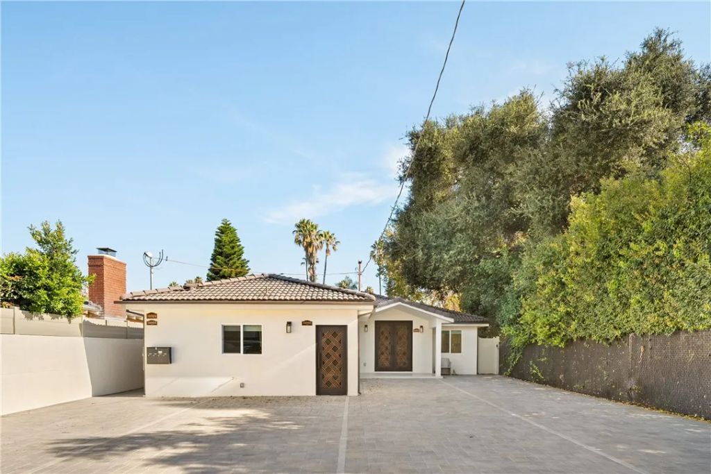 14926 Kittridge Street, Van Nuys, CA 91405