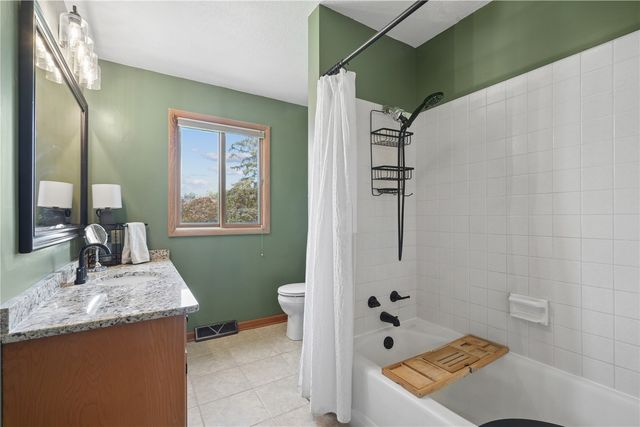 2790 15th Avenue, Marion, IA 52302