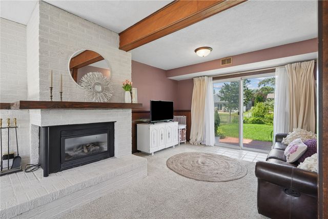 2790 15th Avenue, Marion, IA 52302