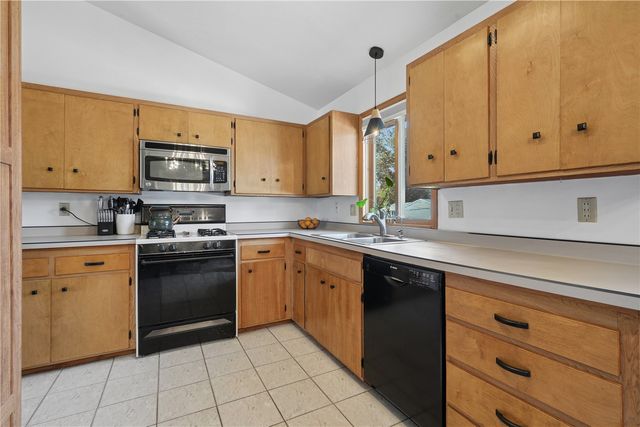 2790 15th Avenue, Marion, IA 52302