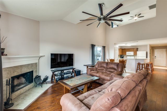 8613 Wagon Trail, Cross Roads, TX 76227