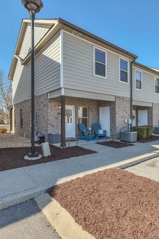 555 Gresham Ln Unit 2D, Murfreesboro, TN 37129