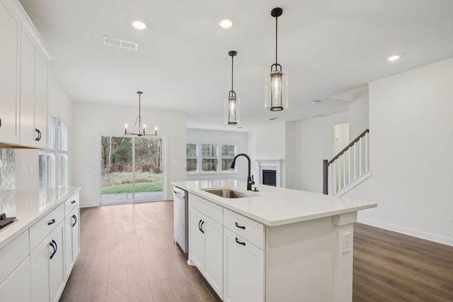 110 Vanguard Drive, La Vergne, TN 37086