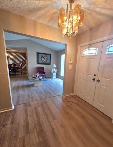 1327 NW 87th Ter, Coral Springs, FL 33071