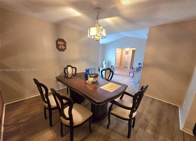 1327 NW 87th Ter, Coral Springs, FL 33071