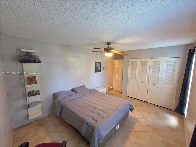 1327 NW 87th Ter, Coral Springs, FL 33071