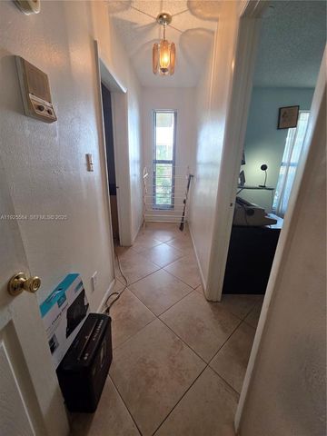 1327 NW 87th Ter, Coral Springs, FL 33071