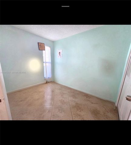 1327 NW 87th Ter, Coral Springs, FL 33071