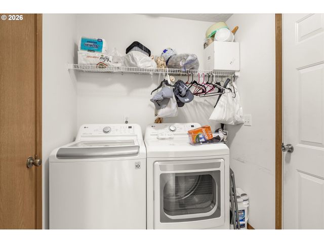 17543 Se SHERMAN Ct, Portland, OR 97233