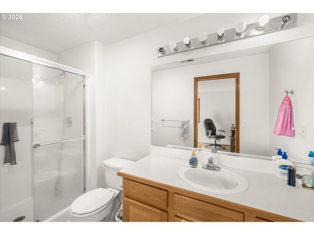 17543 Se SHERMAN Ct, Portland, OR 97233
