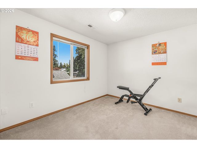 17543 Se SHERMAN Ct, Portland, OR 97233
