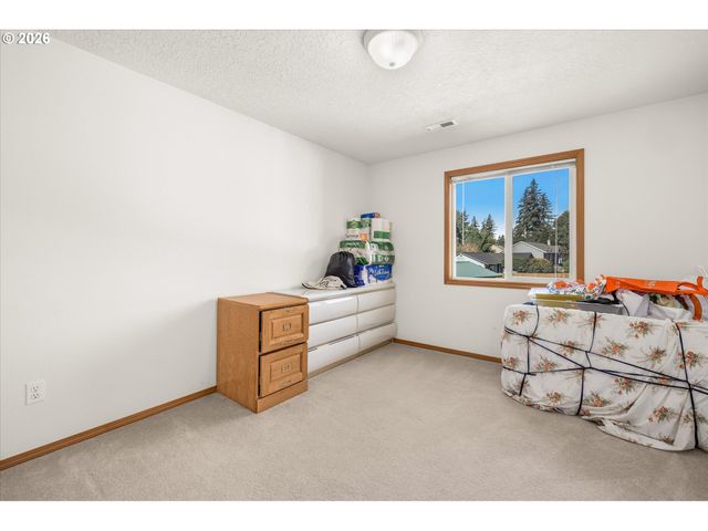 17543 Se SHERMAN Ct, Portland, OR 97233