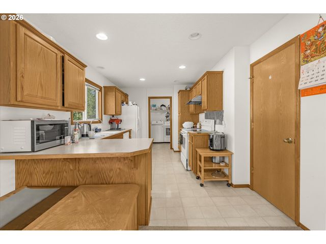 17543 Se SHERMAN Ct, Portland, OR 97233