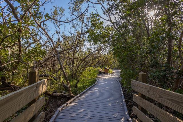 561 GULF BAY ROAD, Longboat Key, FL 34228
